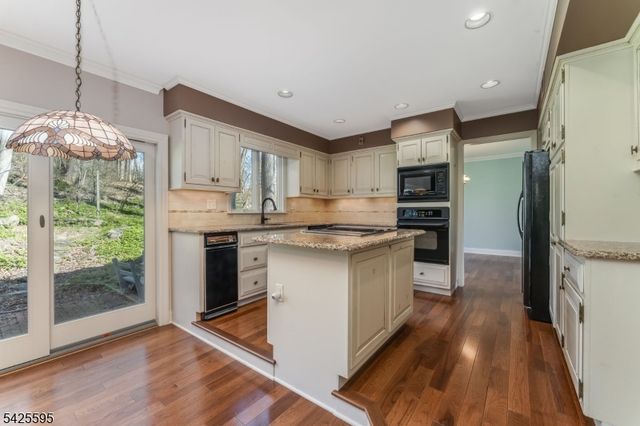 296 Andersen Rd, Holland Twp., NJ 08848