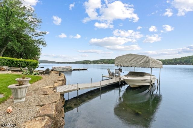 34 E Shore Trl, Sparta Twp., NJ 07871