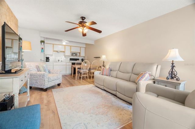 4353 TAHITIAN GARDENS CIR B, Holiday, FL 34691