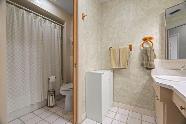 4353 TAHITIAN GARDENS CIR B, Holiday, FL 34691