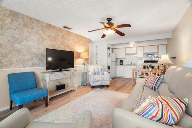 4353 TAHITIAN GARDENS CIR B, Holiday, FL 34691