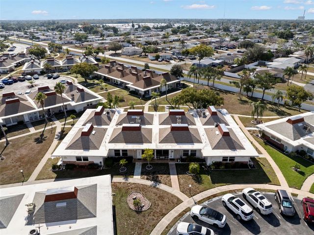 4353 TAHITIAN GARDENS CIR B, Holiday, FL 34691