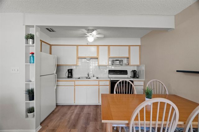 4353 TAHITIAN GARDENS CIR B, Holiday, FL 34691