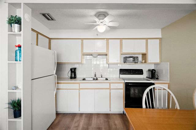 4353 TAHITIAN GARDENS CIR B, Holiday, FL 34691