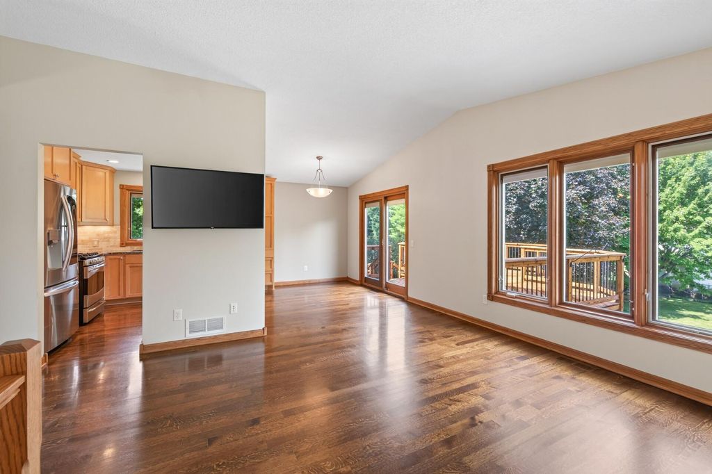 1945 Beaver Dam Court, Eagan, MN 55122 — photo 4