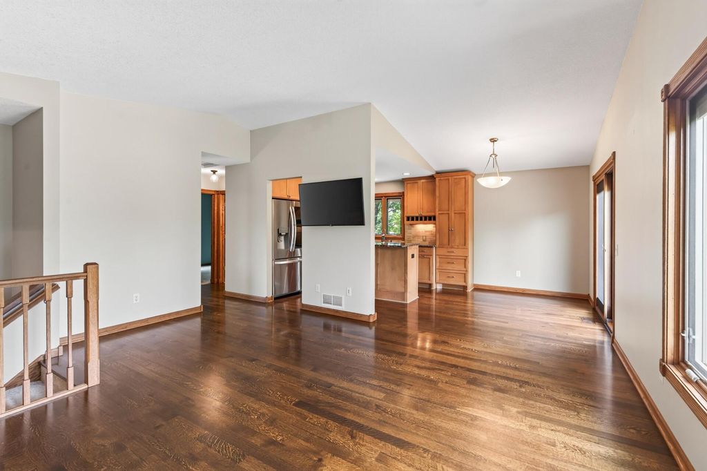 1945 Beaver Dam Court, Eagan, MN 55122 — photo 5