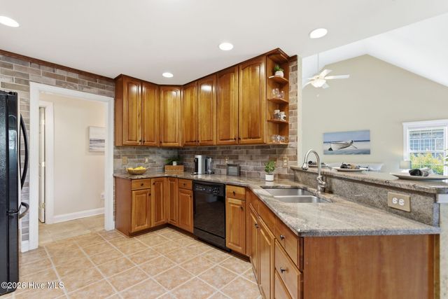 6122 Northshore Drive, Wilmington, NC 28411