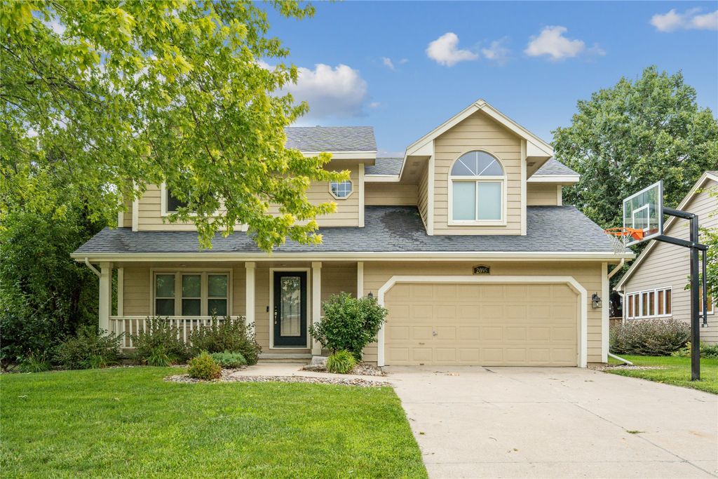 2095 NW 144th Street, Clive, IA 50325