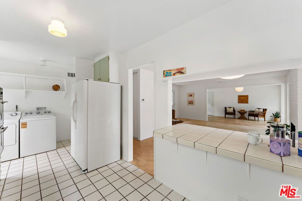 Image 13 of property listing at 22736 Cantlay Street, West Hills, CA 91307