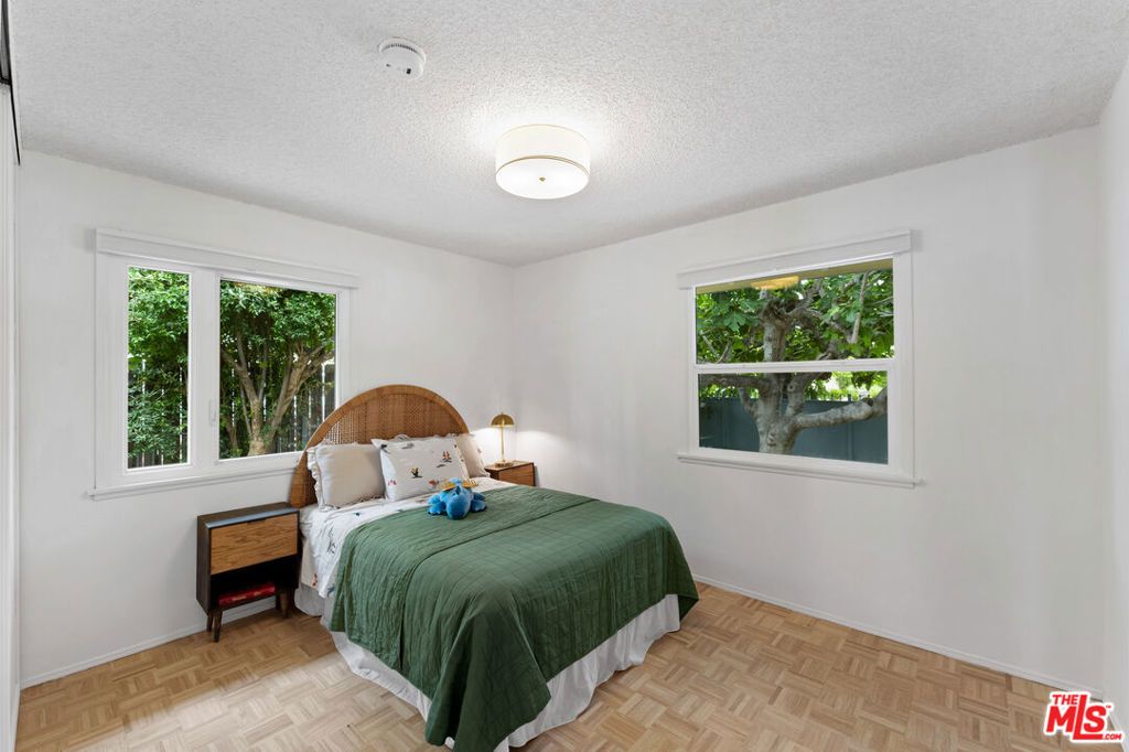Image 16 of property listing at 22736 Cantlay Street, West Hills, CA 91307