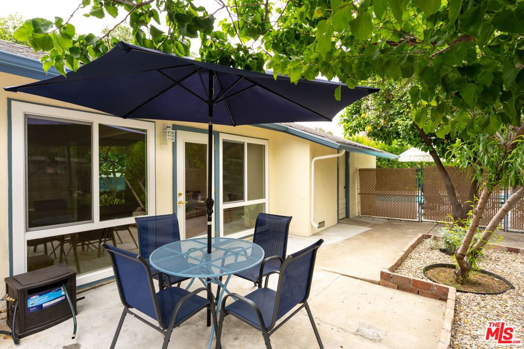Image 23 of property listing at 22736 Cantlay Street, West Hills, CA 91307