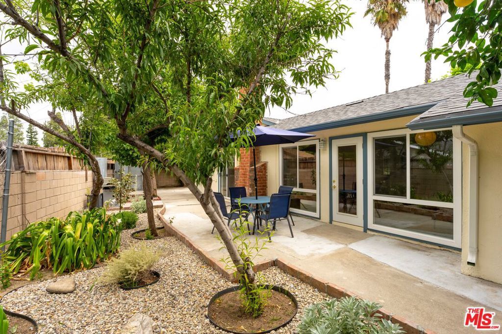 Image 24 of property listing at 22736 Cantlay Street, West Hills, CA 91307