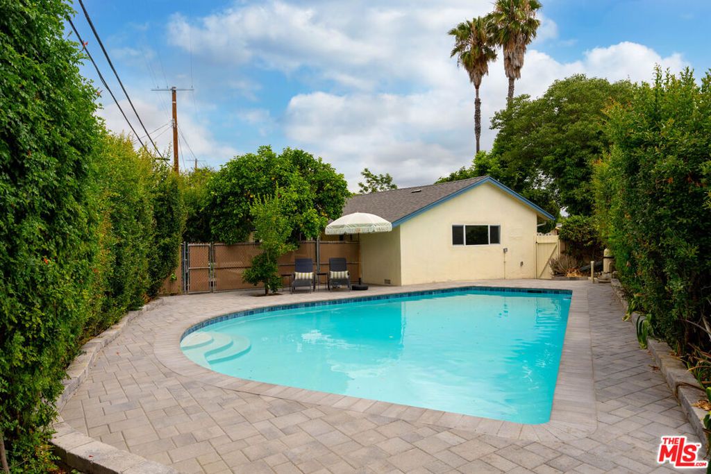 Image 26 of property listing at 22736 Cantlay Street, West Hills, CA 91307