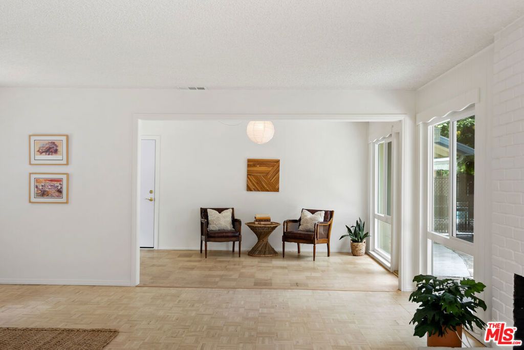 Image 3 of property listing at 22736 Cantlay Street, West Hills, CA 91307