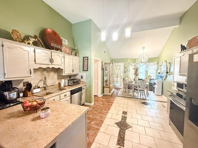 6554 BALD OAK DR, Memphis, TN 38141
