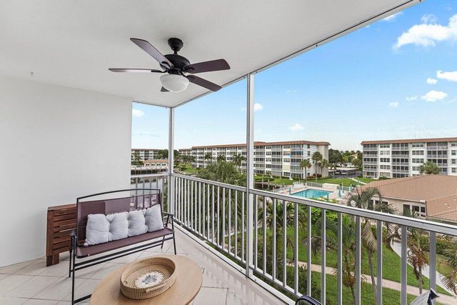 910 Dogwood Drive 444, Delray Beach, FL 33483