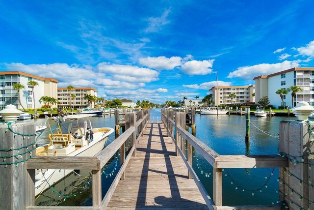 910 Dogwood Drive 444, Delray Beach, FL 33483