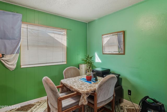 2021 1st Street, Sparks, NV 89431