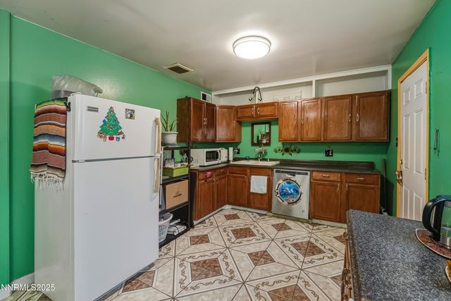 2021 1st Street, Sparks, NV 89431