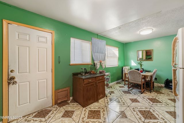 2021 1st Street, Sparks, NV 89431