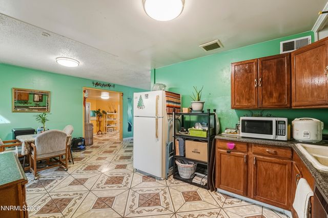 2021 1st Street, Sparks, NV 89431