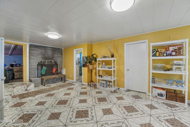 2021 1st Street, Sparks, NV 89431