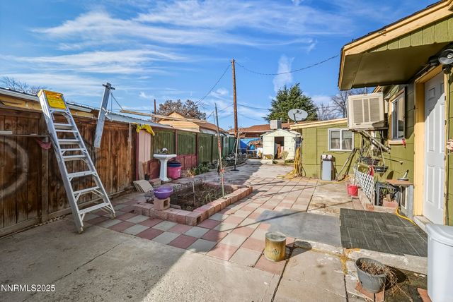 2021 1st Street, Sparks, NV 89431