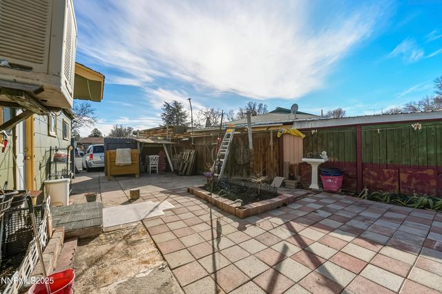 2021 1st Street, Sparks, NV 89431