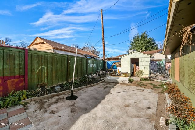 2021 1st Street, Sparks, NV 89431