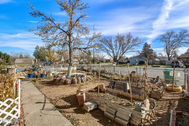 2021 1st Street, Sparks, NV 89431