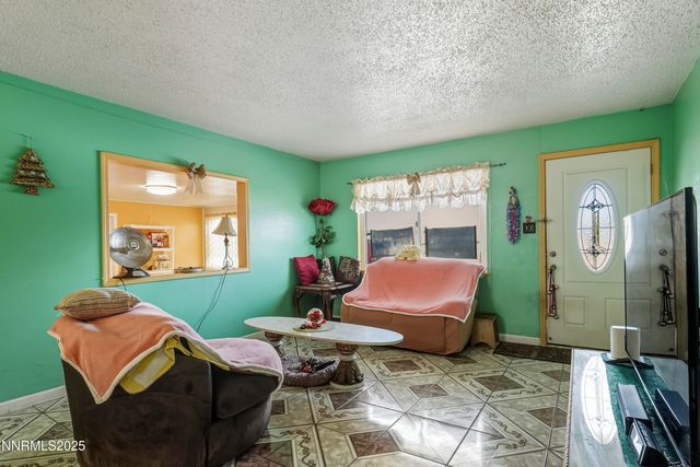 2021 1st Street, Sparks, NV 89431