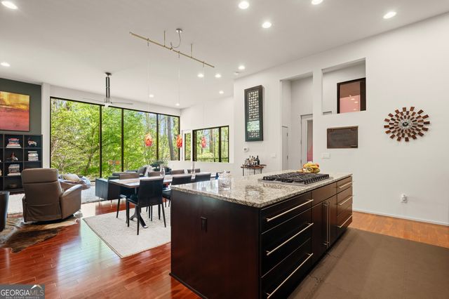 585 Overbrook Drive NW, Atlanta, GA 30318