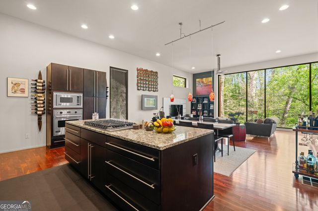 585 Overbrook Drive NW, Atlanta, GA 30318