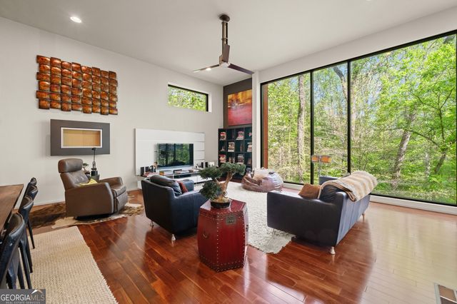 585 Overbrook Drive NW, Atlanta, GA 30318