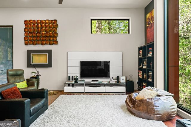 585 Overbrook Drive NW, Atlanta, GA 30318