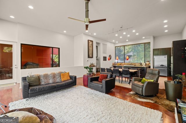 585 Overbrook Drive NW, Atlanta, GA 30318