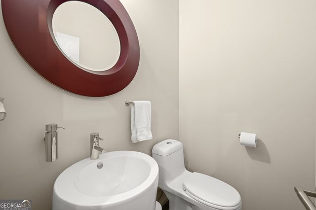 585 Overbrook Drive NW, Atlanta, GA 30318