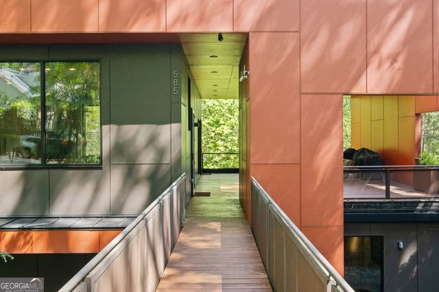 585 Overbrook Drive NW, Atlanta, GA 30318