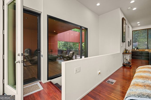 585 Overbrook Drive NW, Atlanta, GA 30318