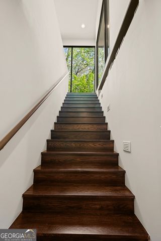 585 Overbrook Drive NW, Atlanta, GA 30318