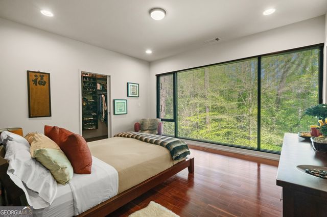 585 Overbrook Drive NW, Atlanta, GA 30318