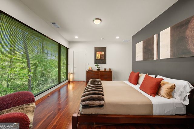 585 Overbrook Drive NW, Atlanta, GA 30318