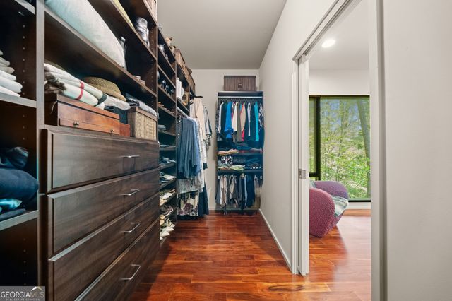 585 Overbrook Drive NW, Atlanta, GA 30318