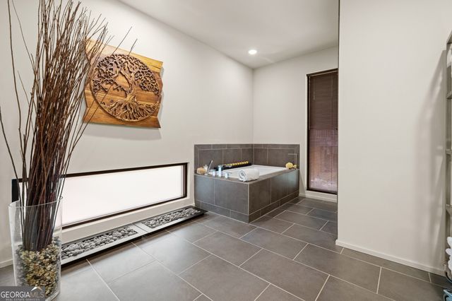 585 Overbrook Drive NW, Atlanta, GA 30318