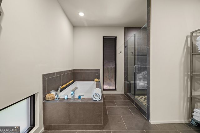 585 Overbrook Drive NW, Atlanta, GA 30318