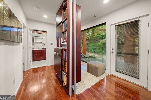 585 Overbrook Drive NW, Atlanta, GA 30318