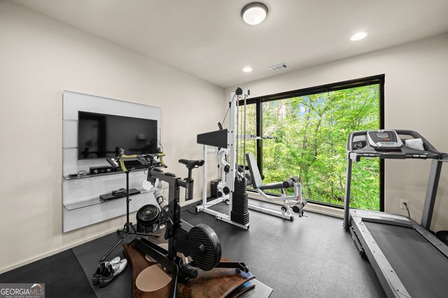 585 Overbrook Drive NW, Atlanta, GA 30318