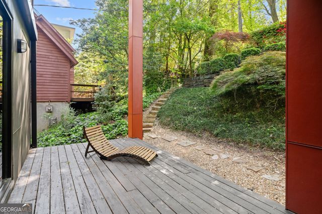 585 Overbrook Drive NW, Atlanta, GA 30318