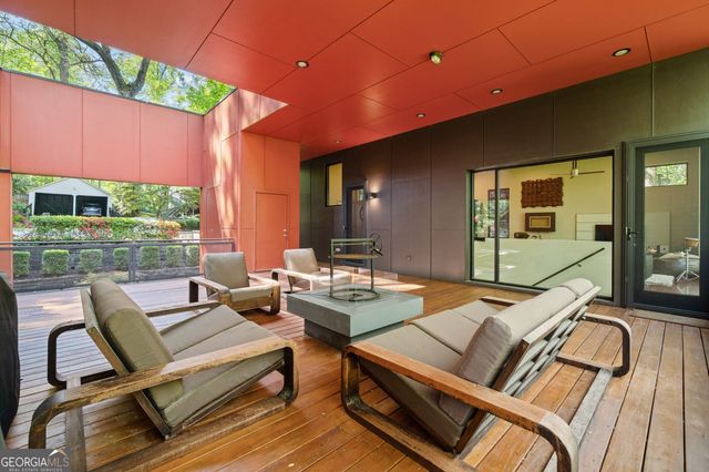 585 Overbrook Drive NW, Atlanta, GA 30318