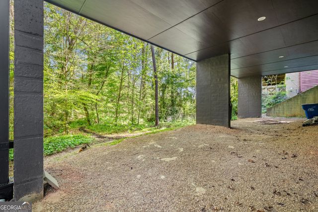 585 Overbrook Drive NW, Atlanta, GA 30318